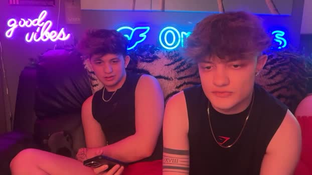 eastinwestin suckshow Webcam SHOW @ Chaturbate 28-02-2026