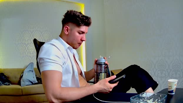 maxkaiden wank Webcam SHOW @ Chaturbate 03-03-2026