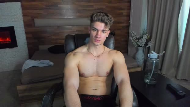 maxkaiden horny Webcam SHOW @ Chaturbate 10-03-2026