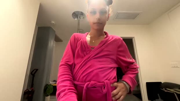 yungfemslut beauty Webcam SHOW @ Chaturbate 25-03-2026