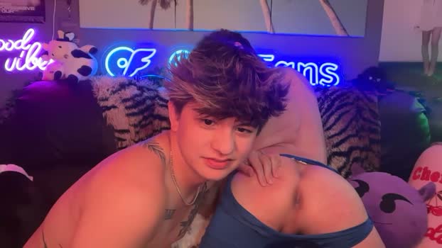 eastinwestin fingers Webcam SHOW @ Chaturbate 02-04-2026