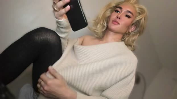 transnextdoor_ fuckme Webcam SHOW @ Chaturbate 09-04-2026