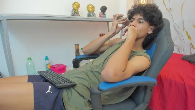 zayn_fox32 13-04-2026 Gay Recording - blowjob Pretty