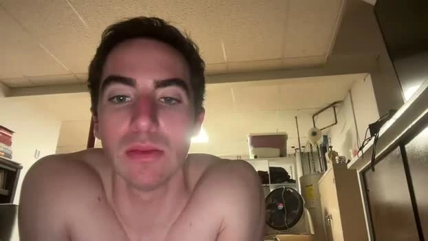 shirtlesshunk15 26-04-2026 Gay Recording - fingers striptease