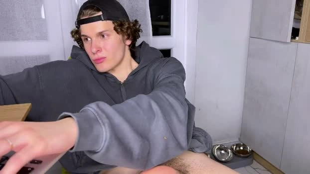 estremecerse 30-04-2026 Gay Recording - horny jerkoff