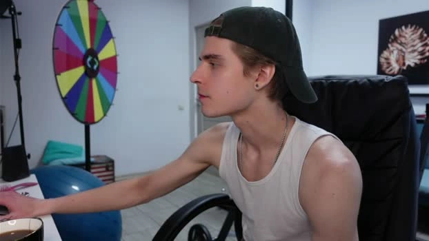 thomas_brons 09-06-2026 Male Recording - jerking analtoy
