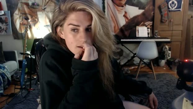 katiecutie_5 11-06-2026 Trans Recording - strip deep