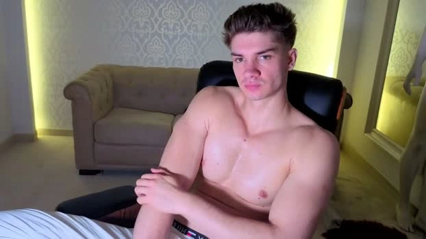 maxkaiden 20-06-2026 Male Recording - spanking kiss